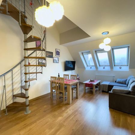 Apartament Fioletowy W Polanicy 폴라니카-즈루이 외부 사진
